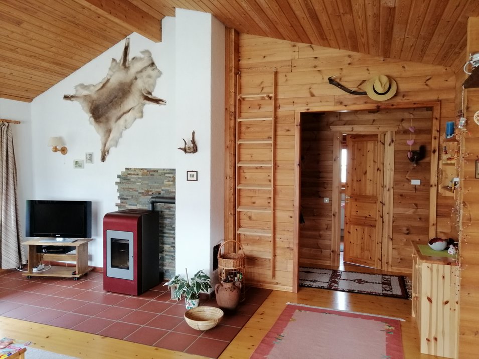 Wohnzimmer im Holzhaus