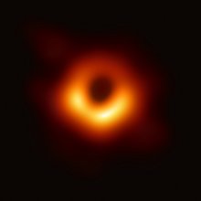 Scharzes Loch in der Galaxie Messier 87