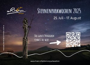 Das Bild zeigt eine Skulptur eines Mannes im Hintergrund der Sternenhimmel
