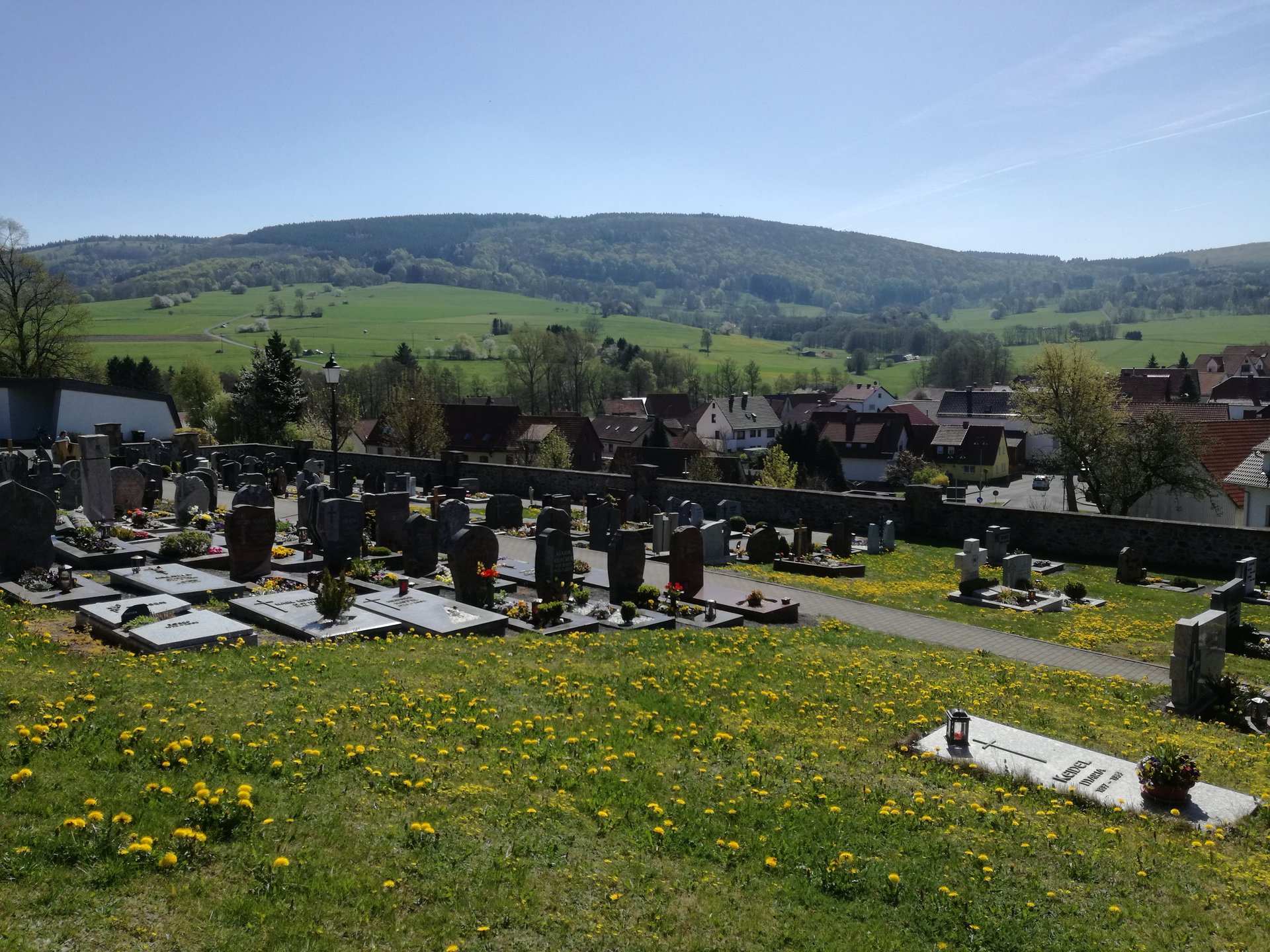 Friedhof im Ortsteil Wüstensachsen