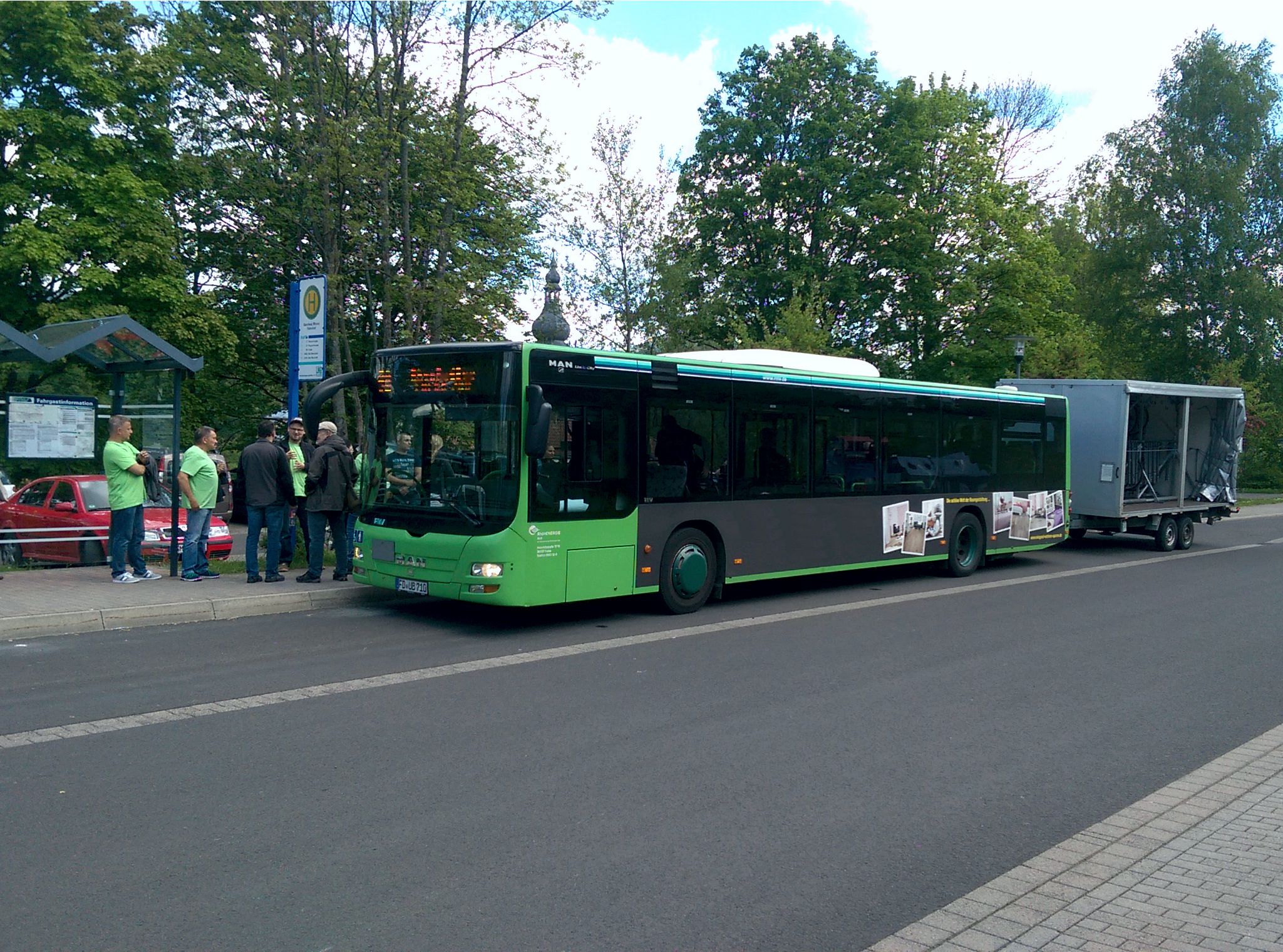RhönRadBus mit Fahrradanhänger