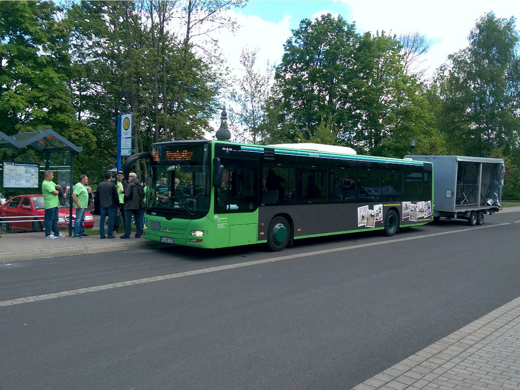 Rhön-Rad-Bus mit Fahrradanhänger